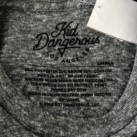 NWT Kid Dangerous Vibes T-Shirt - S - Picture 4 of 6